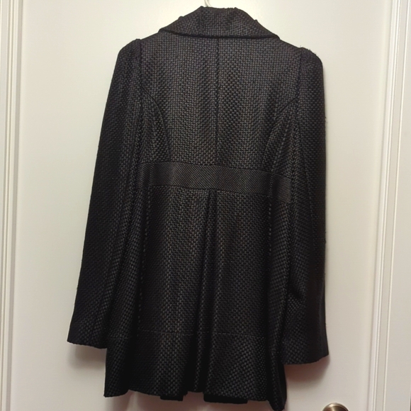 Classy Spring to Fall Jacket - Picture 2 of 2